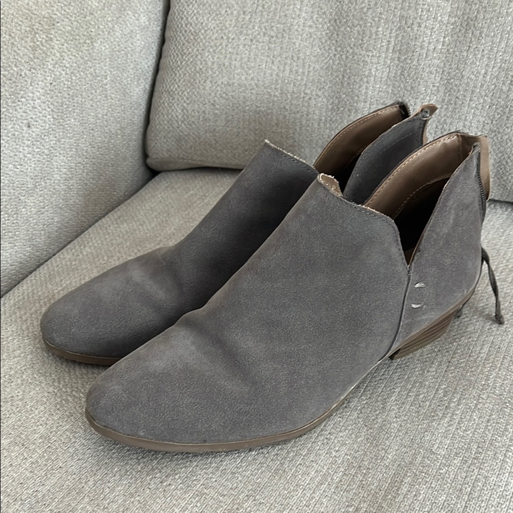 Kenneth Cole Reaction Gray Suede Ankle Boots Size 10